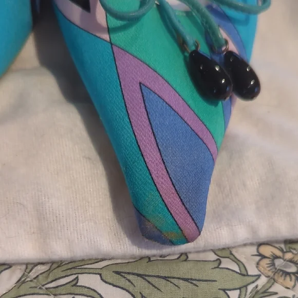 Emilio Pucci Silk Blue and Green Patterned Mules - Picture 8 of 10